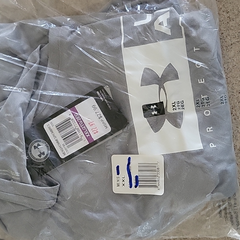UA heat gear t-shirt